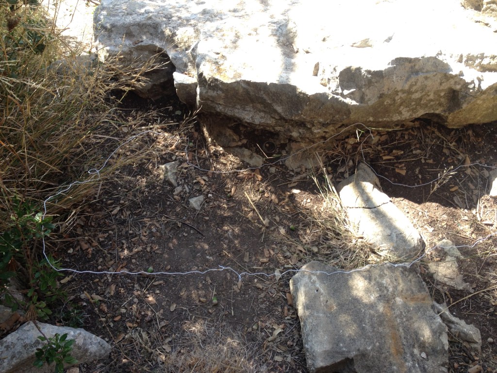 ... und hier auf diese Stelle (weißes Band) bin ich gefallen