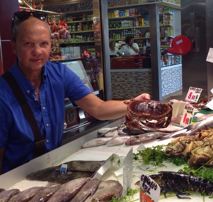 Ein Taschenkrebs (bou de mar). Am besten sind die Weibchen