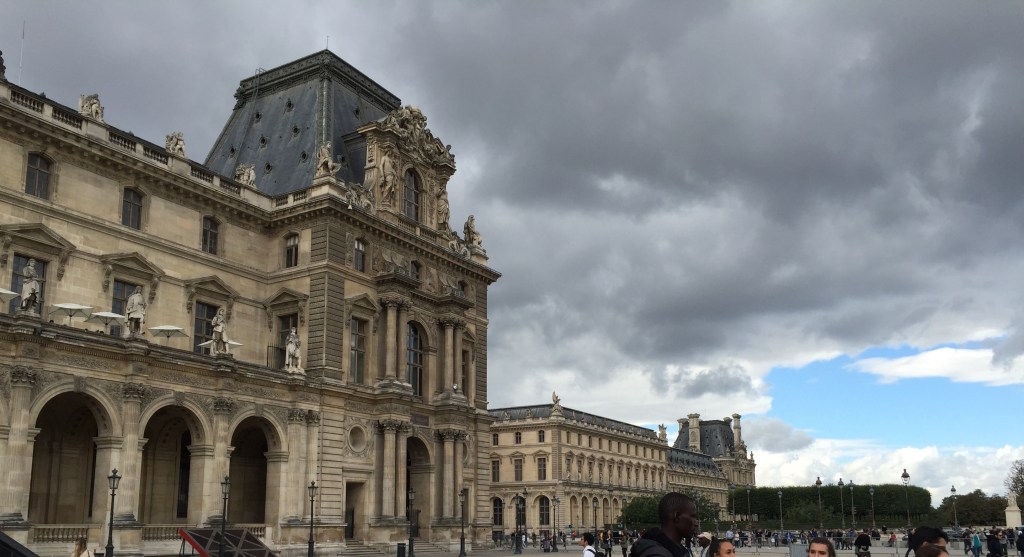 paris-louvre-cafe